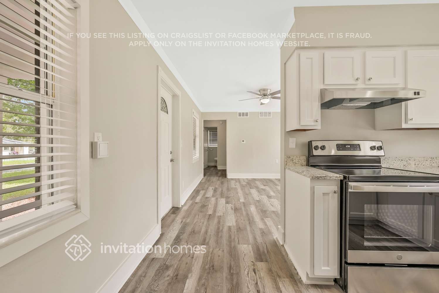 Building Photo - 450 Iris Rd