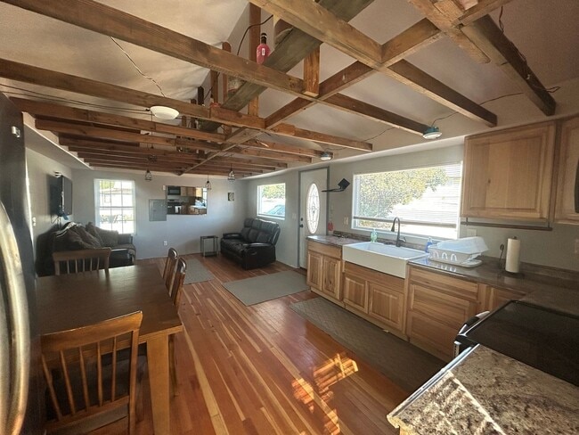 Primary Photo - Fully furnished large 1 bedroom