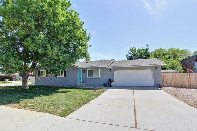 Primary Photo - 3816 N Shamrock Ave