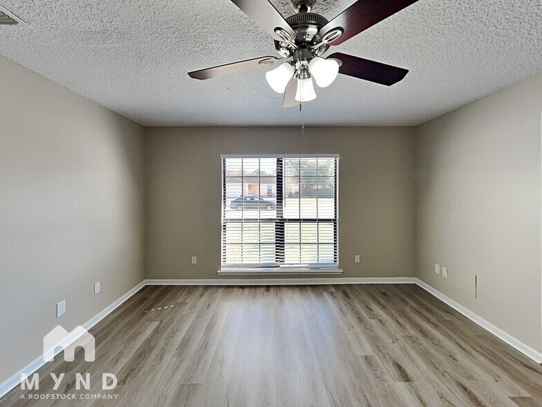 Building Photo - 7978 Lavender Ln