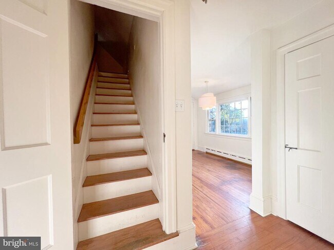Building Photo - 51 Elfman Dr