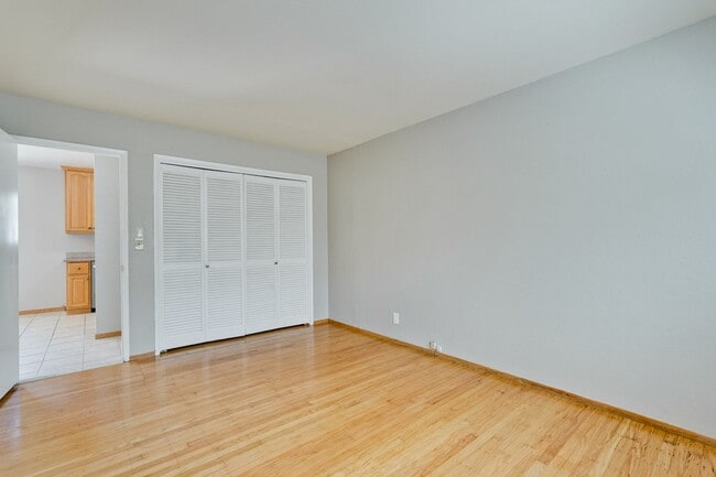Building Photo - Charming 3-bedroom, 2-bathroom ranch-style...