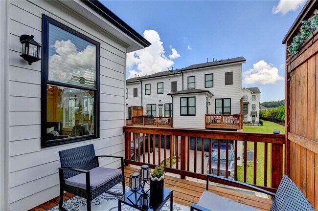 Building Photo - 522 Healy Dr