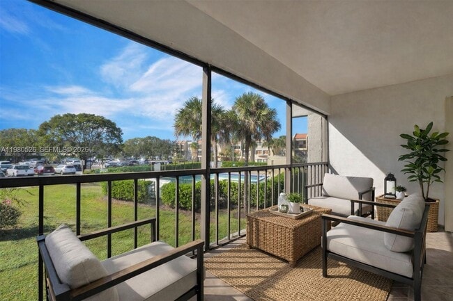 Building Photo - 230 Lakeview Dr