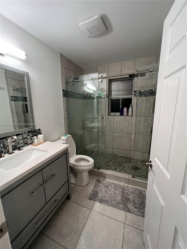 Building Photo - 1140 Cliffrose St