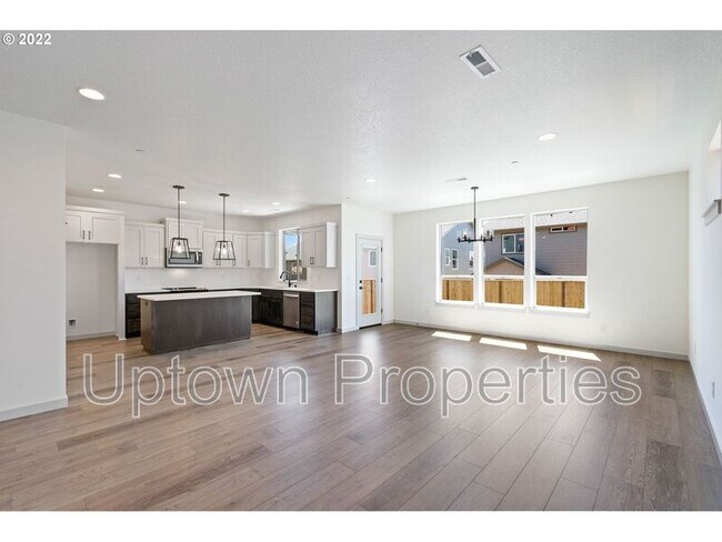 Building Photo - 2507 S Cache Cir