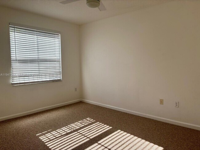 Building Photo - 15845 SW 49th Ct