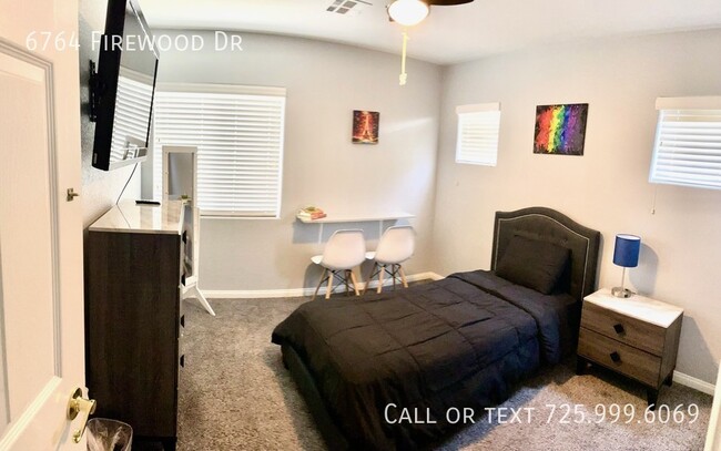 Building Photo - SW Las Vegas 3BR Mid Term Rental