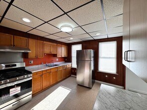 Building Photo - 11 Fairmont Pl