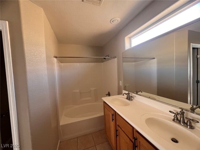 Building Photo - 5760 Rose Tiara Dr