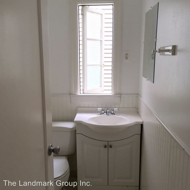 Building Photo - 3216 E Madison St