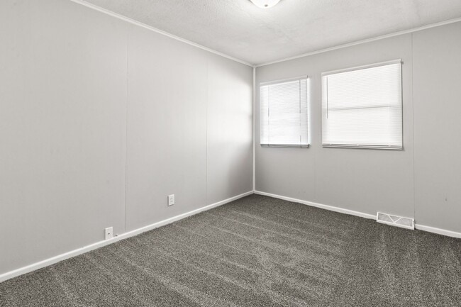 Building Photo - 3920 Vinton St