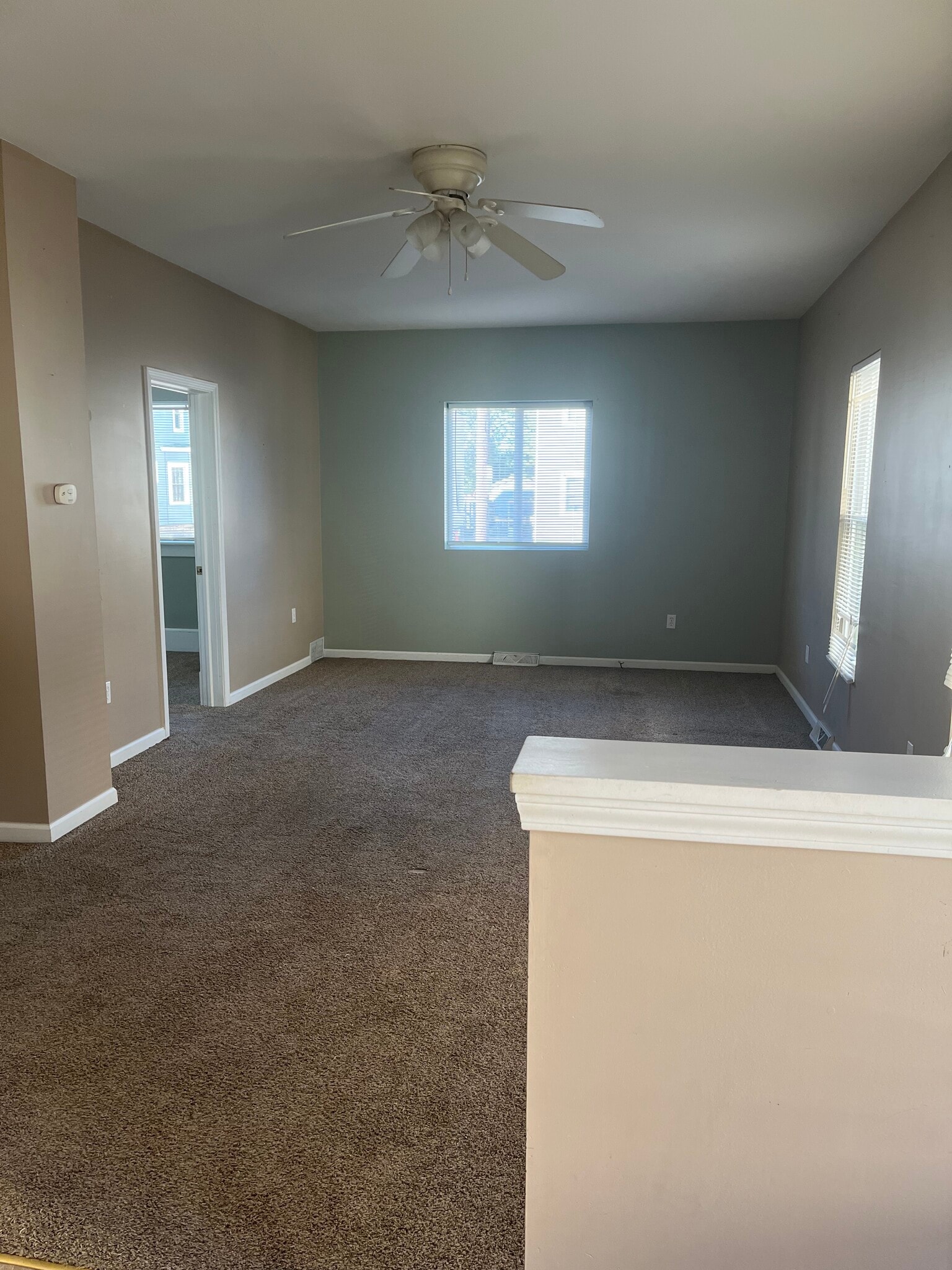 Building Photo - 1021 W 4th St