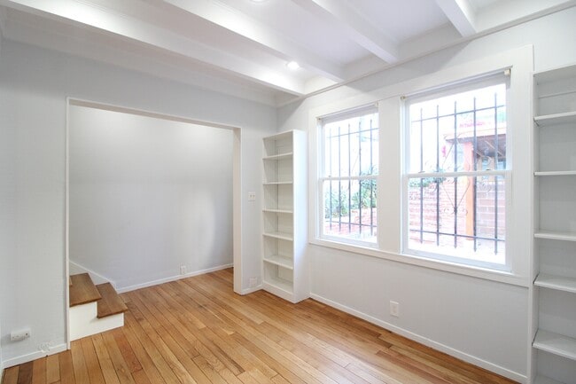 Building Photo - Dolores Heights: Sun-filled 1 Bedroom Home...