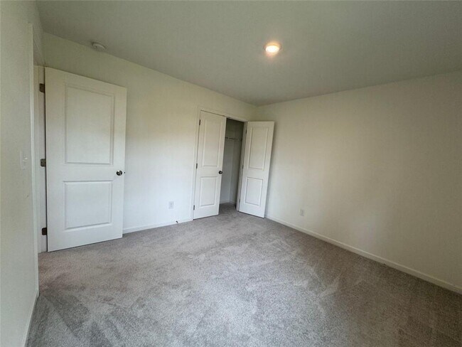 Building Photo - 204 Peregrine Point