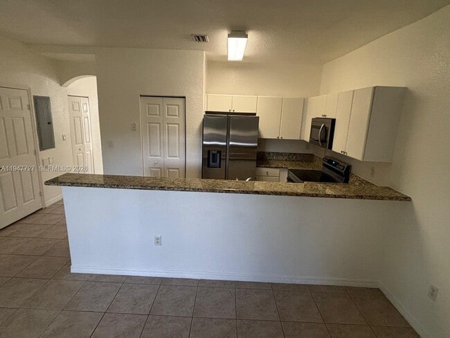 Building Photo - 4911 SW 140th Terrace