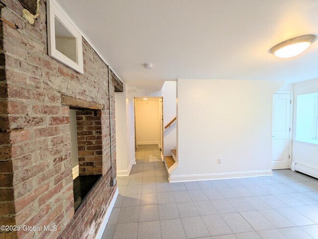 Building Photo - 313 State St