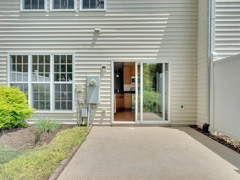 Building Photo - 7130 Racine Way