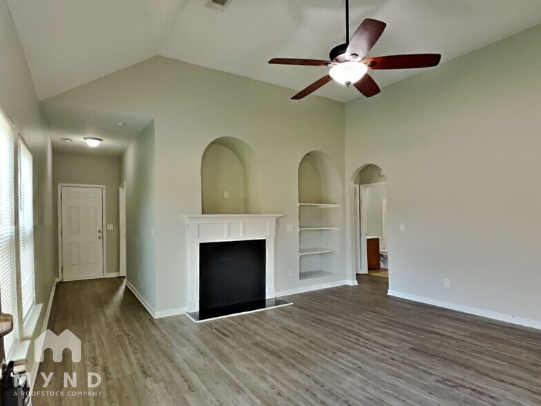 Building Photo - 4627 Rosser Loop Dr