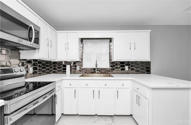 Building Photo - 4109 Sonora Ave