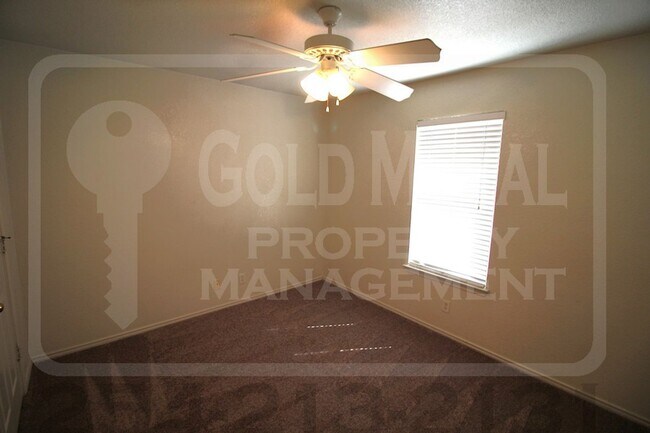 Building Photo - 4302 Hank Dr