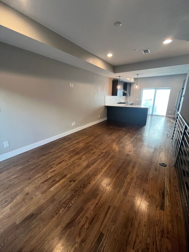 Building Photo - 2858 Hazel Ct
