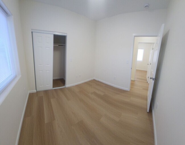 Building Photo - 556-556 Foothill Blvd