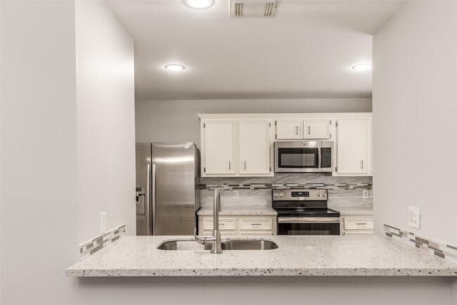 Building Photo - 1722 Redwing Bluff Dr