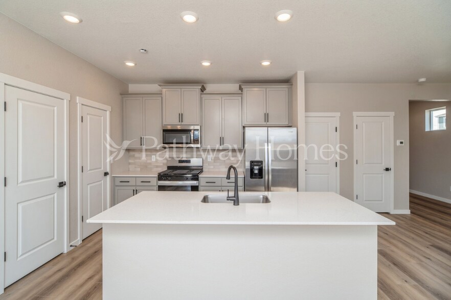 Building Photo - 9446 Yampa Ct