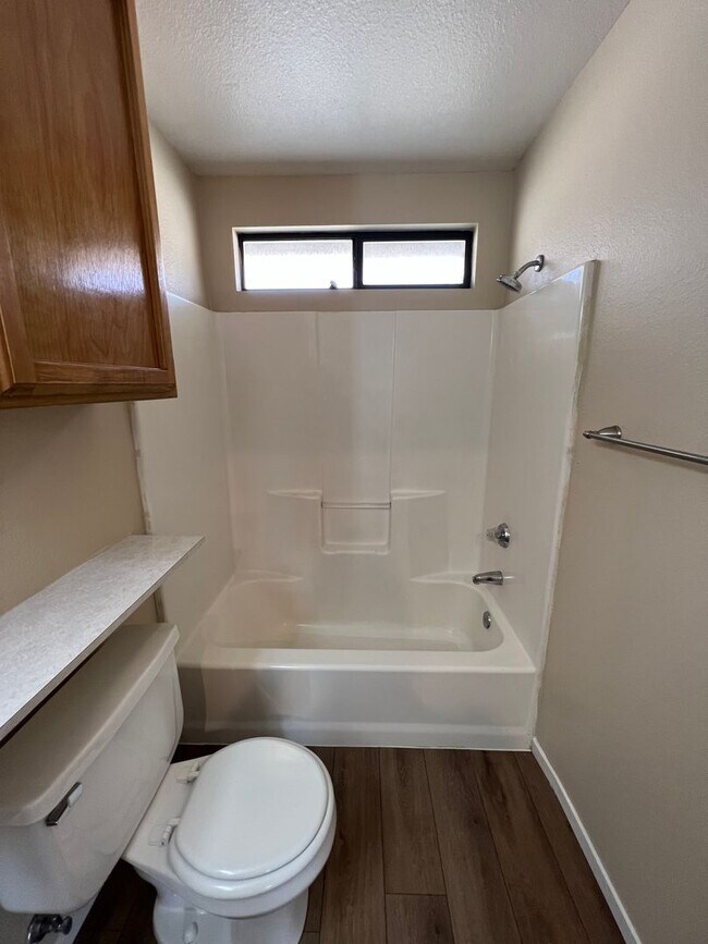 Building Photo - 8609 Lyn River Ct