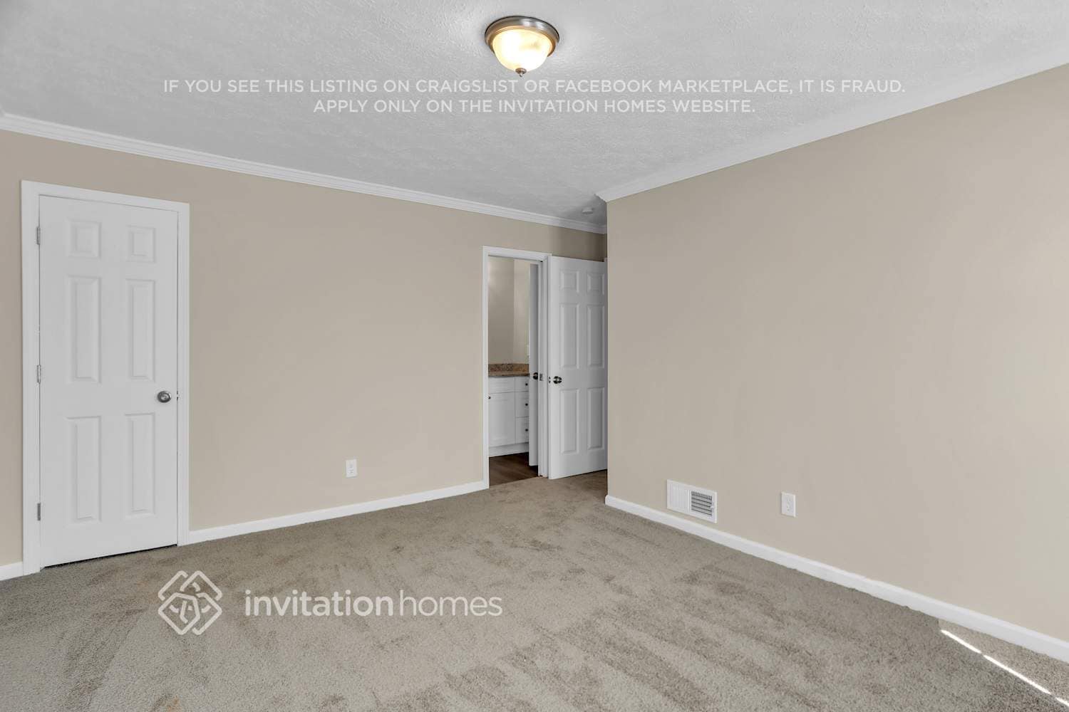 Building Photo - 4011 Colonial Dr SW