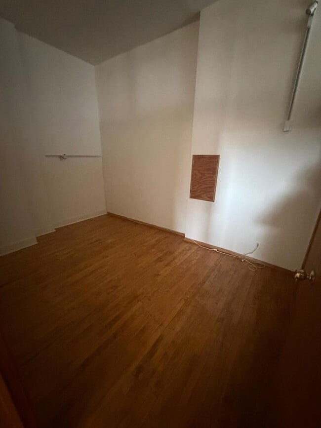 Building Photo - 1014 E Prairie Ave