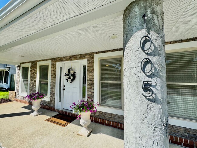Building Photo - Available NOW! Unique Home in Wesleyan Cha...