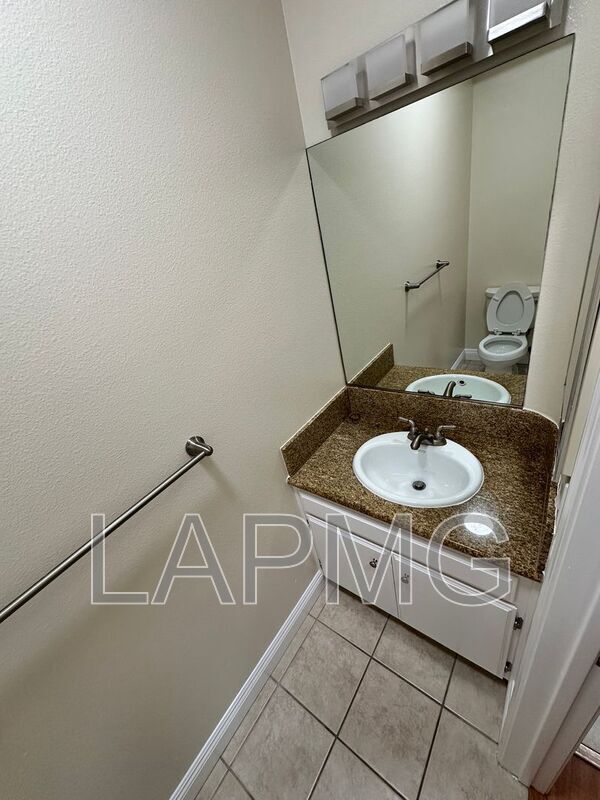 Building Photo - 12217 Moorpark St