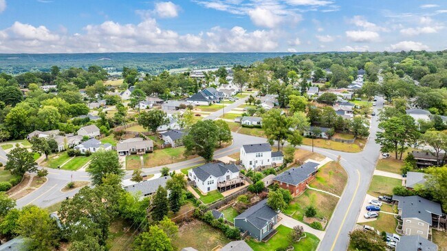 Building Photo - 1628 Pine Valley Rd