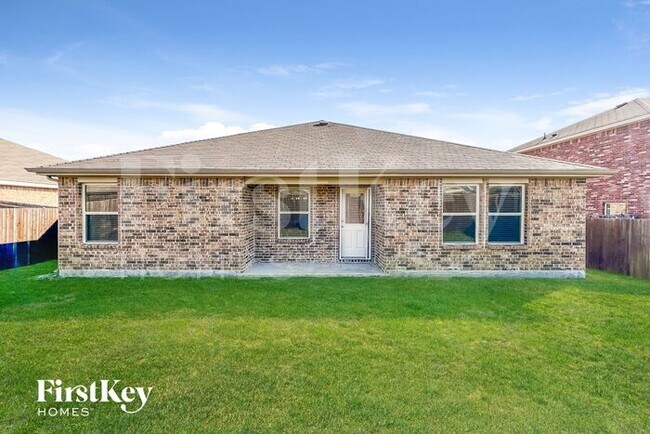 Building Photo - 2803 Englenook Dr