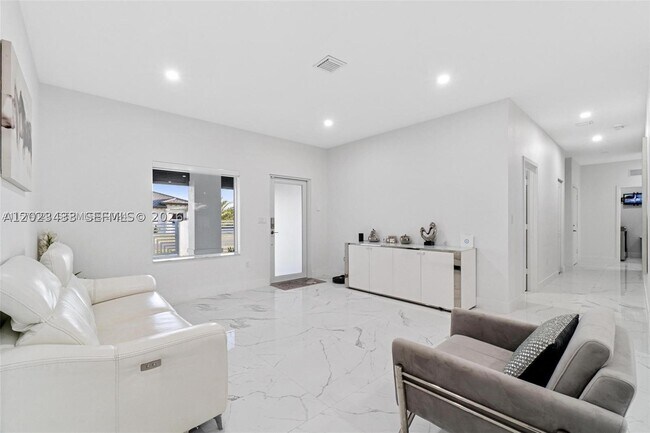 Building Photo - 13305 SW 190th Terrace