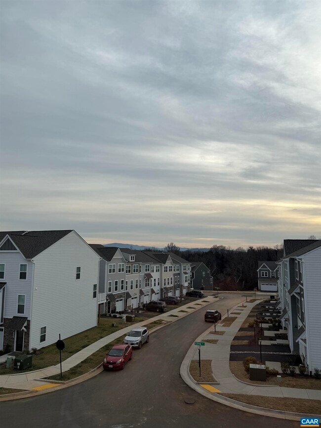 Building Photo - 5992 Cling Ln