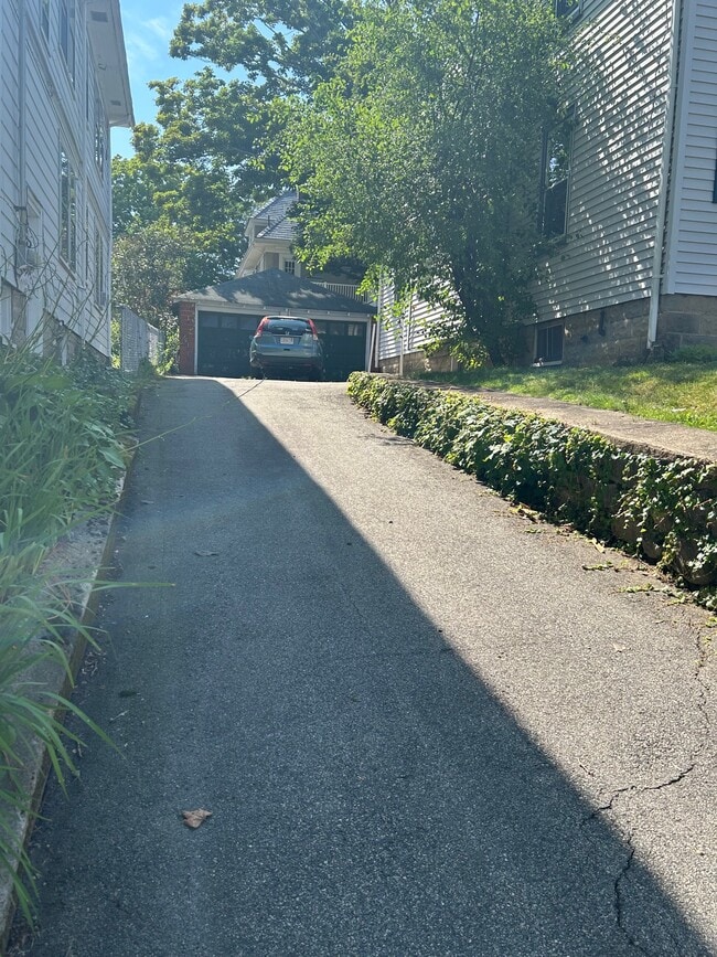 Building Photo - 43 Pequossette St