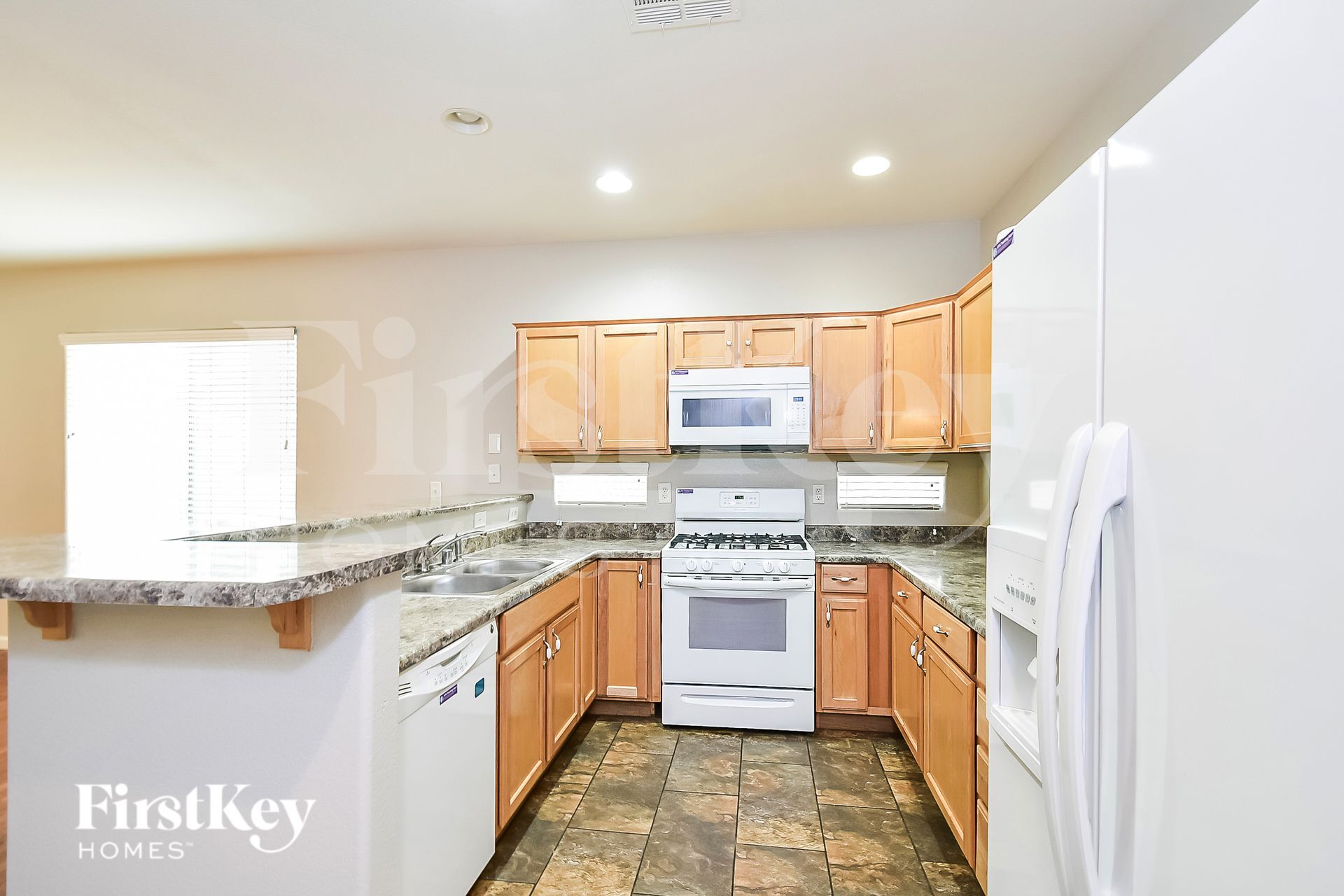 Building Photo - 10832 Avenzano St