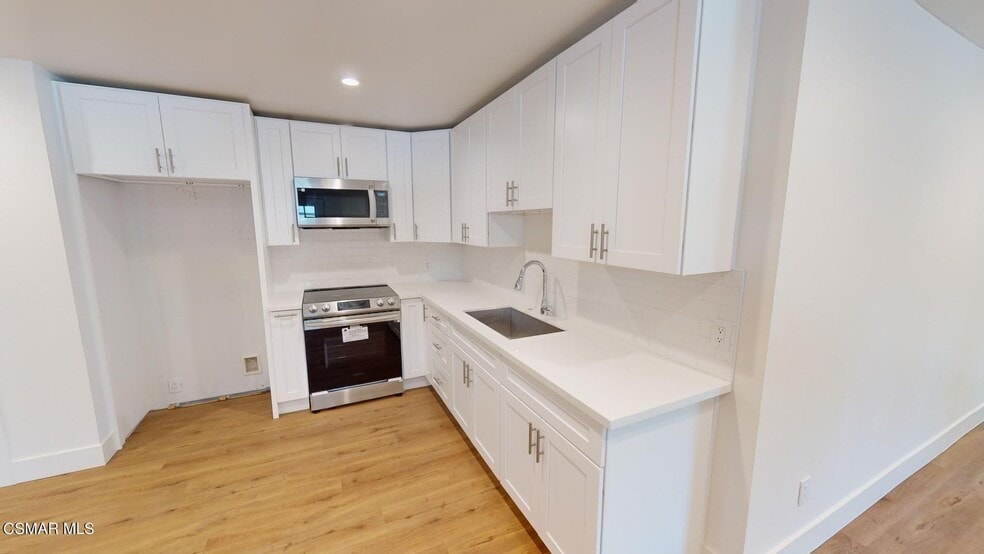 Building Photo - 971 Calle Nogal