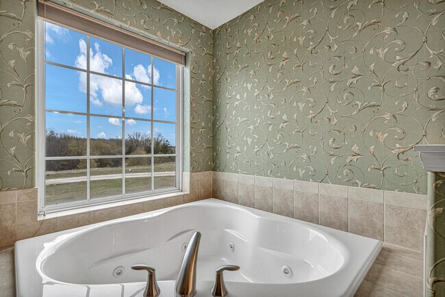 Building Photo - 4666 Sagewood Cir