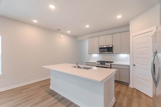 Building Photo - 8555 Blueberry Ash St
