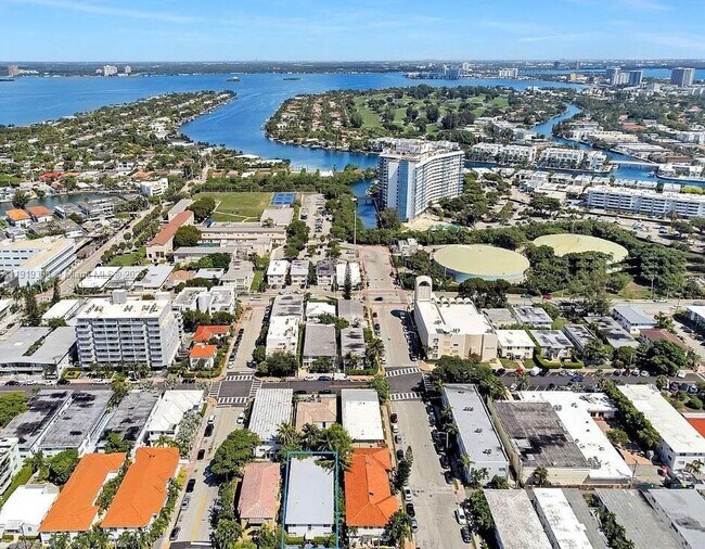 Building Photo - 7510 Byron Ave