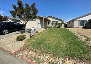 Building Photo - Fairfield, 3 bed/2 bath home $2400