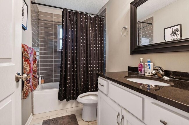 Building Photo - 3023 Dupont Ave S