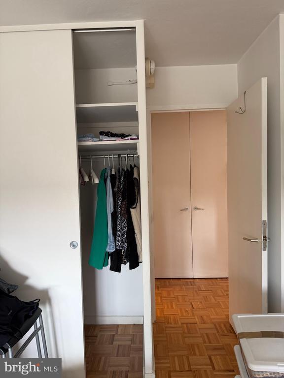 Building Photo - 604 S Washington Square