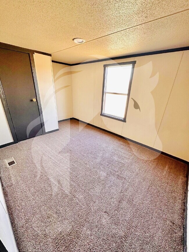 Building Photo - 3 Bedroom in great community in Woodward!