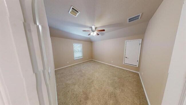 Building Photo - 5705 Lipan Apache Bend