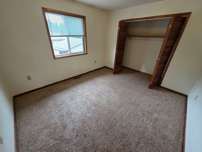 Building Photo - 4925 Coventry Ct